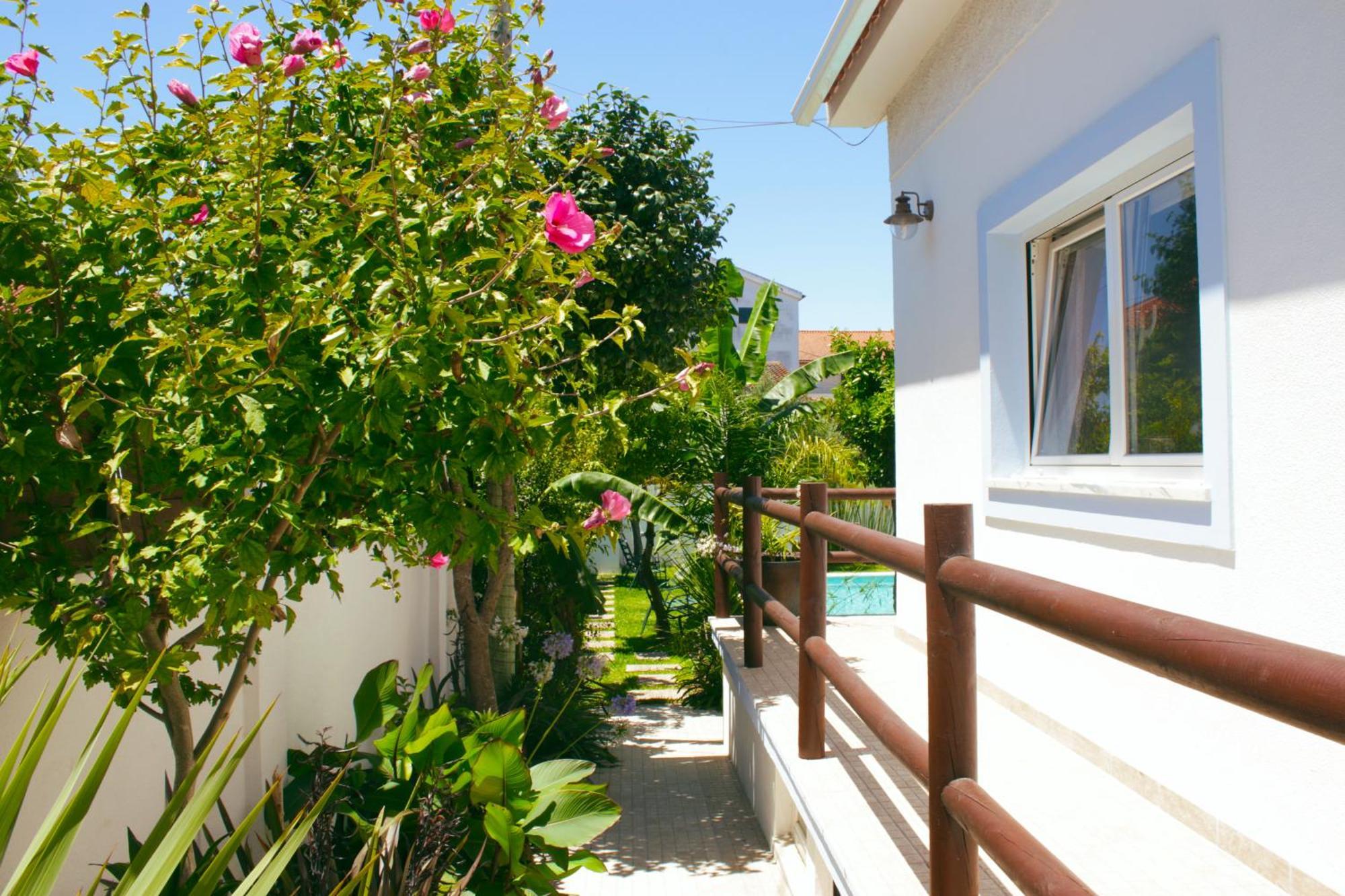 Vila Vale Guest House - Surf & Yoga Шарнека Екстер'єр фото