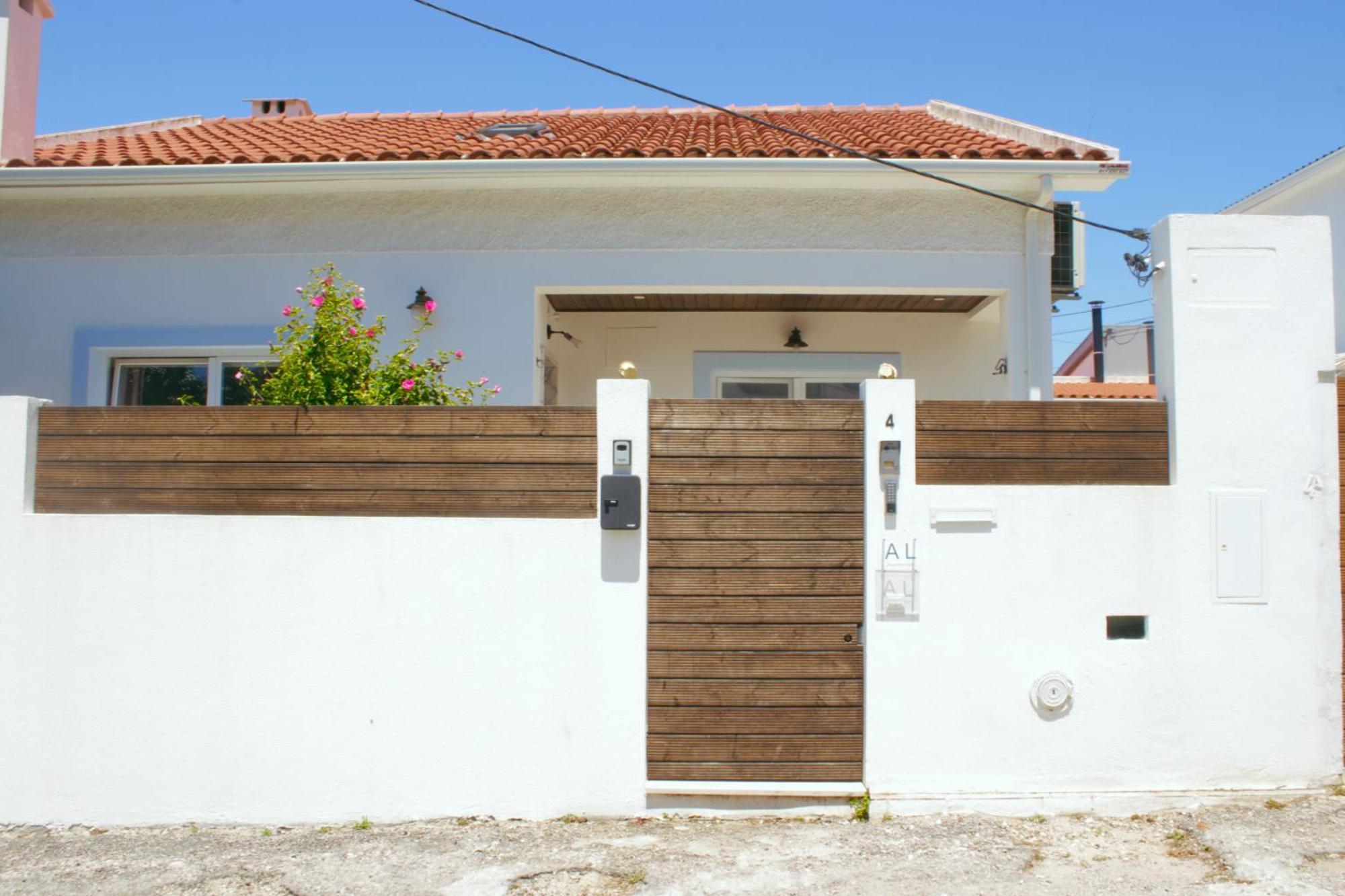 Vila Vale Guest House - Surf & Yoga Шарнека Екстер'єр фото